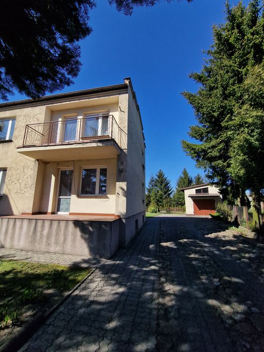 Dom 7 pokoi, piwnica, garaż w oddzielnym budynku