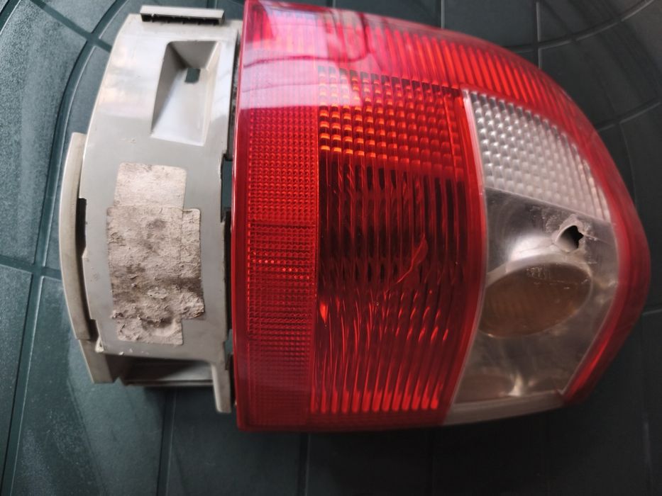 Lampa tylna lewa