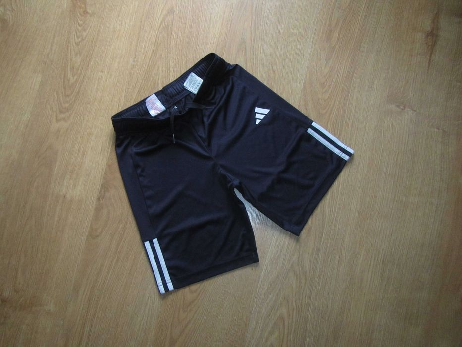 ADIDAS krótkie spodenki rozm.152