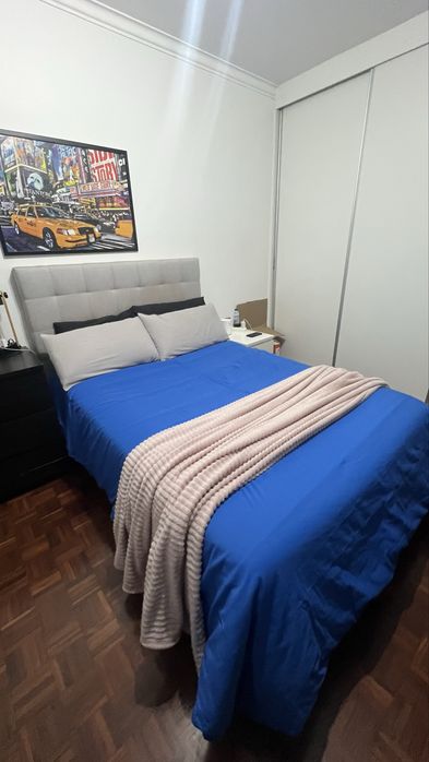 Vendo cama com colchao e cabeceira