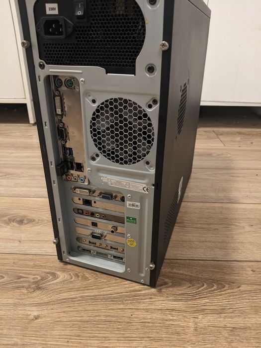 Sprzedam komputer 4 rdzeni, 16 gb 1.5 tb pamieci na pliki