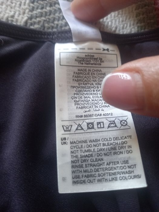 Стильный и комфортный купальник бренд  ADIDAS  Оригинал.