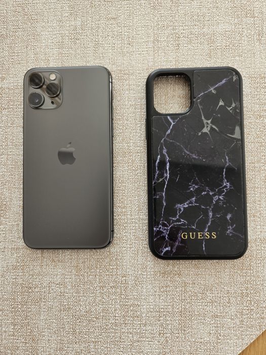iPhone 11 Pro + etui