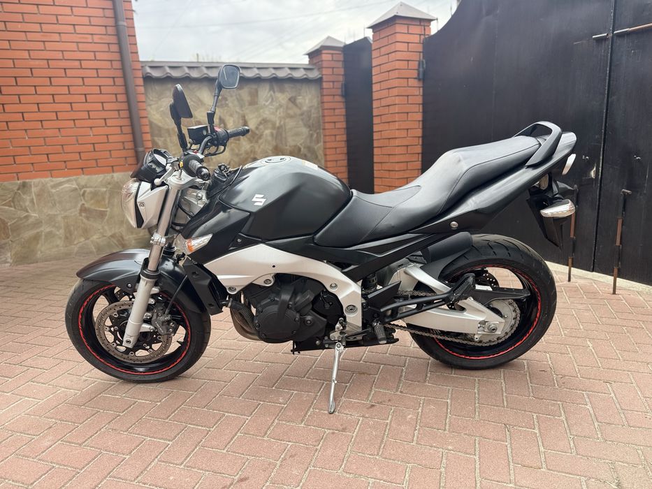 Suzuki GSR-400 Сузуки з Японії