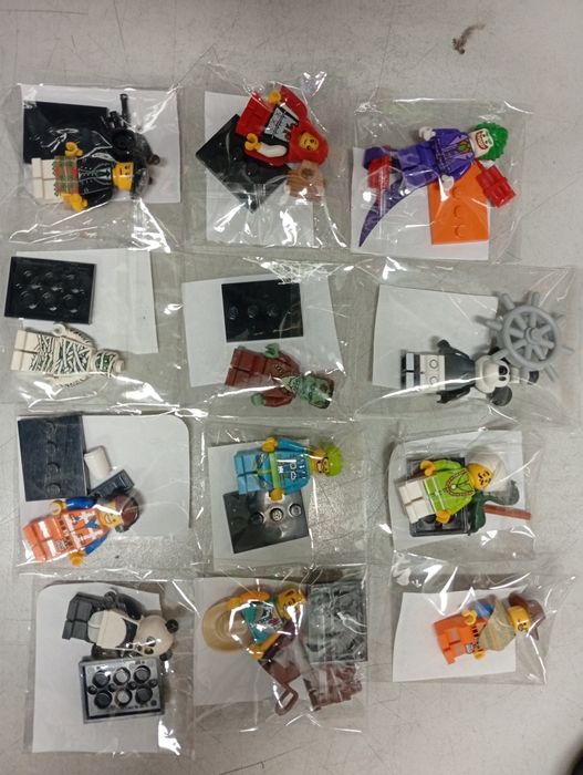 Lego, minifiguras séries e partes