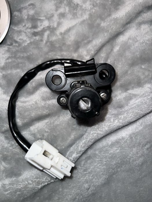 Замок зажигания оригинал Kawasaki z 650/ninja 650 комплект: 6 500