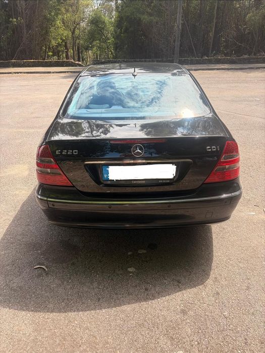 Mercedes-Benz Avantgarde E 220 CDI Automático | 2006 | Preto | 280.000 Kms | Muito Estimado
