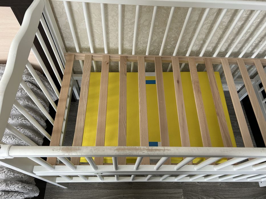 Дитяче ліжечко б/у