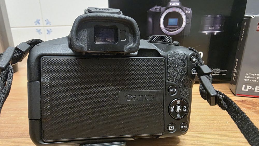 Canon R50 + 2 bateria + 2 objectivas