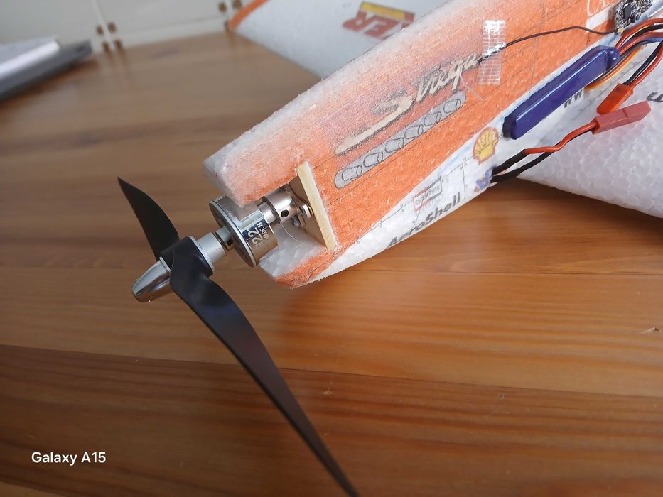 Avião RC Mini STREGA