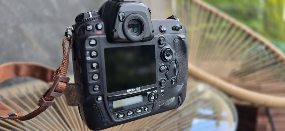 Nikon D4 | Stan bardzo dobry | Przebieg TYLKO 64 tys. | Pełen Komplet Pudełkowy | Karty CF
