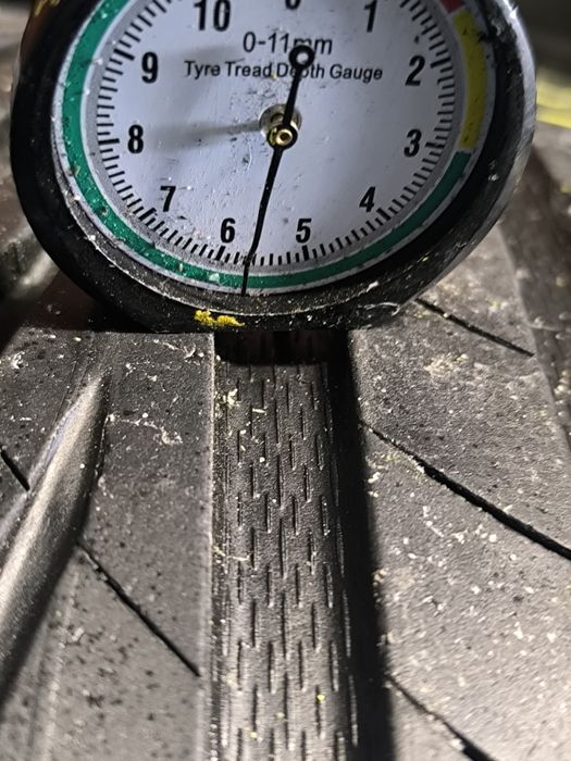 Opony Uniroyal 245/35/20 para