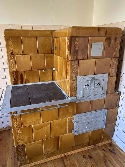 Kafle z dwóch piecy