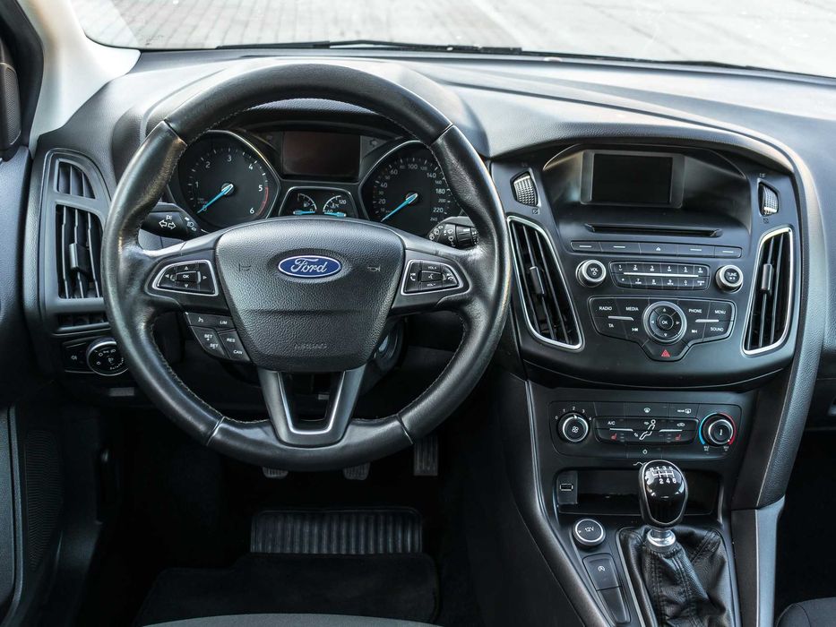 Wynajem samochodu Ford Focus