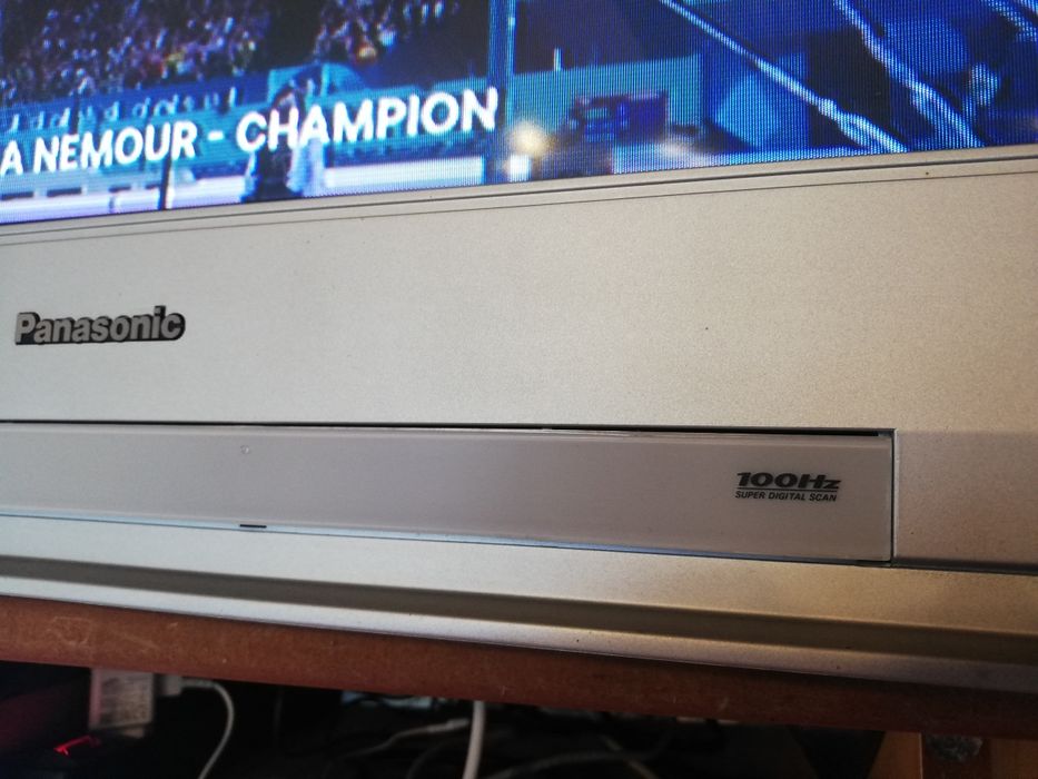 Televisão PANASONIC 32" 100HZ