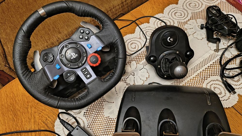 Logitech g29 z shifterem