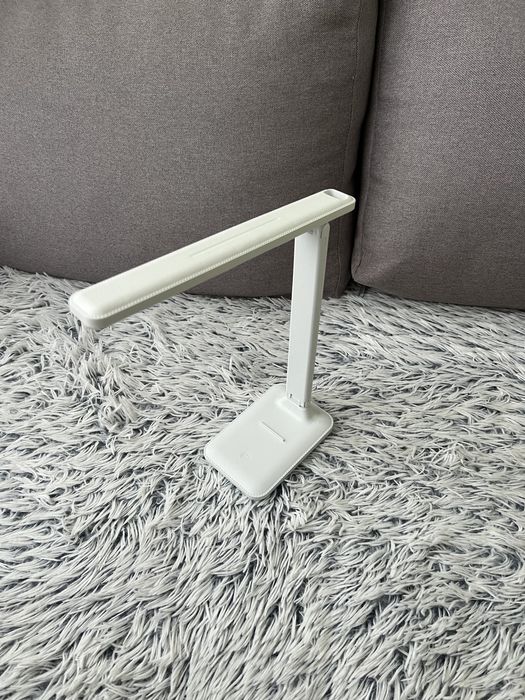 Настольная лампа