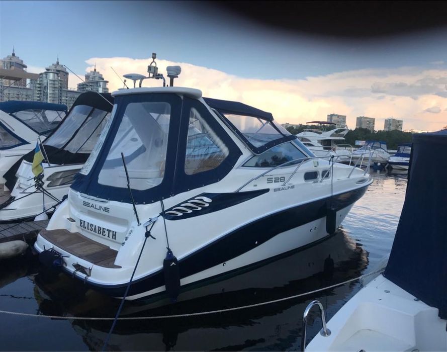 Яхта Sealine S28