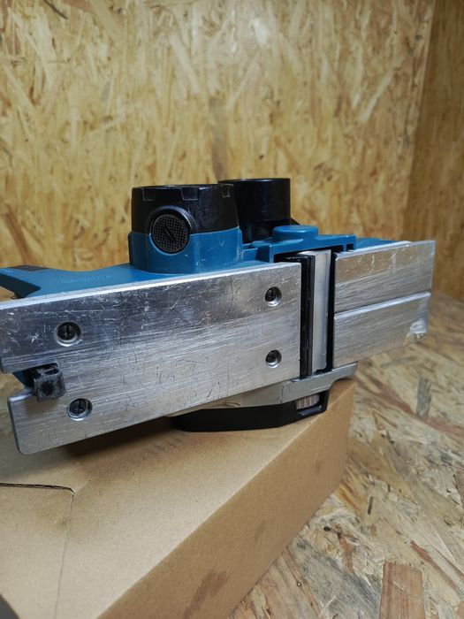 Strug akumulatorowy Makita dkp180 + Aku 5ah