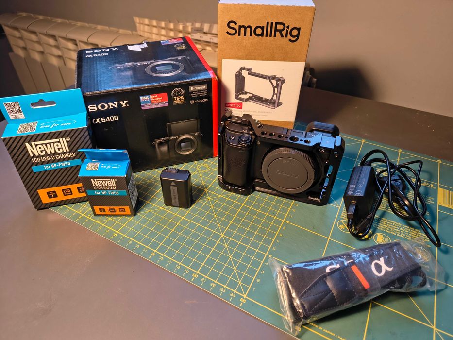 Bezlusterkowiec Sony a6400, klatka SmallRig