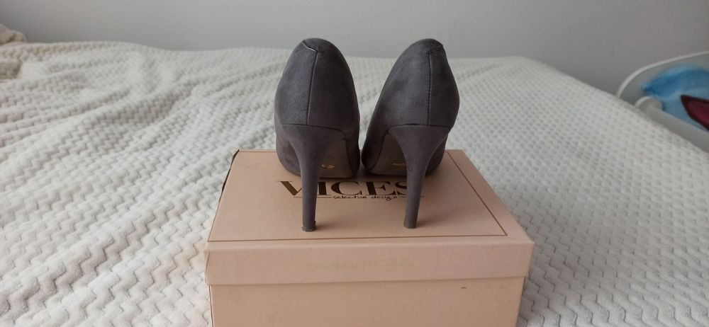 Szare szpilki, czółenka 36