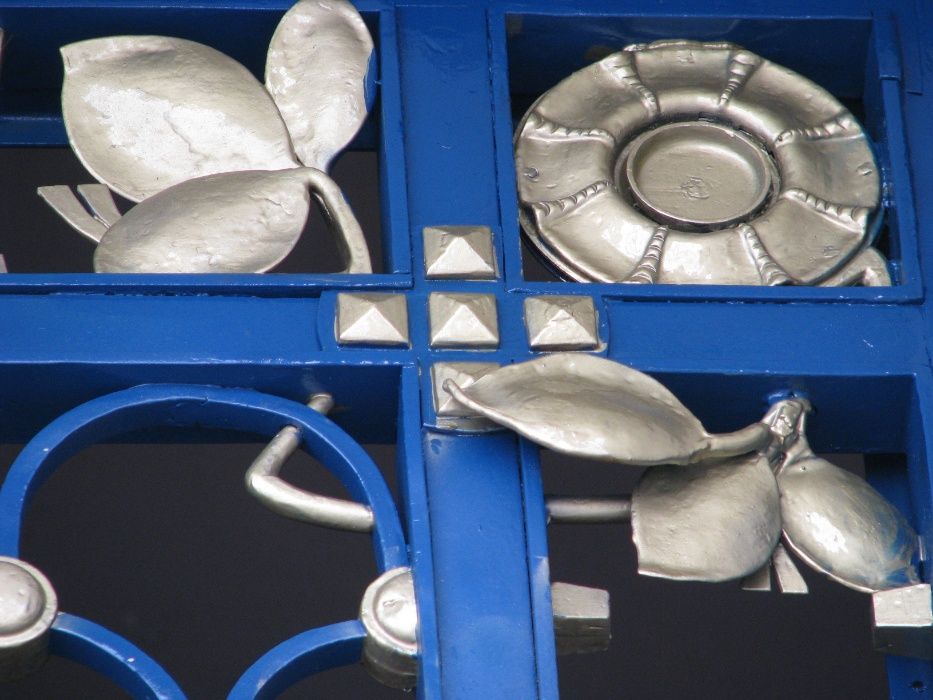 Піскоструй ,воріт,перил,автомобільних дисків,реставрація виробів.