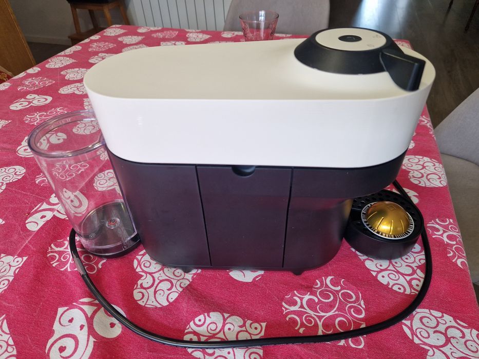 Máquina nespresso vertuo Pop