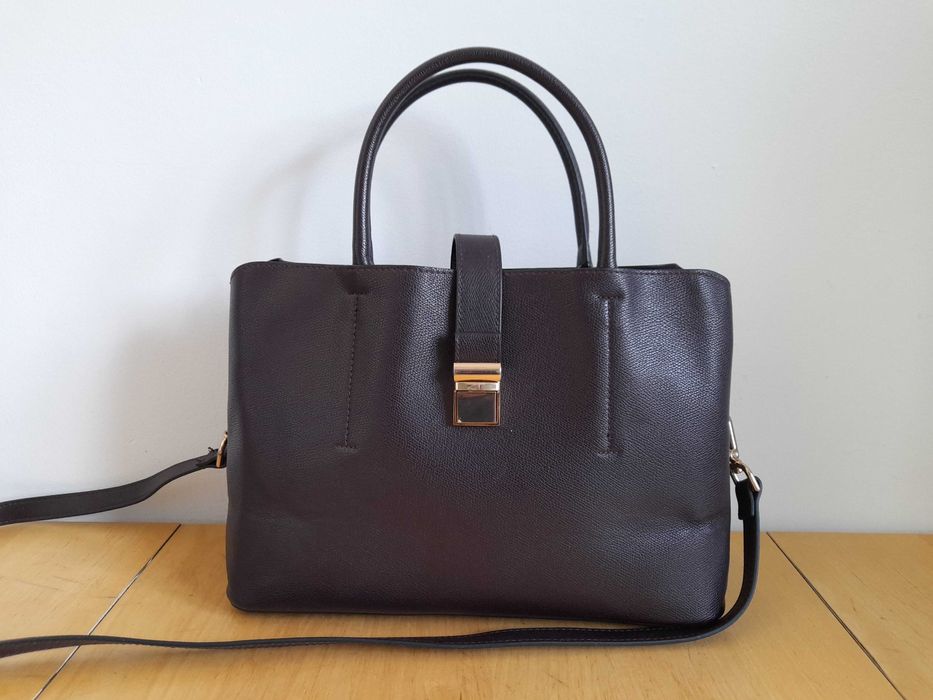 Torebka ze skory ekologicznej H&M w kolorze śliwkowym