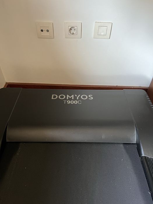 Última semana à venda: Passadeira Domyos T900C dobrável em avaria