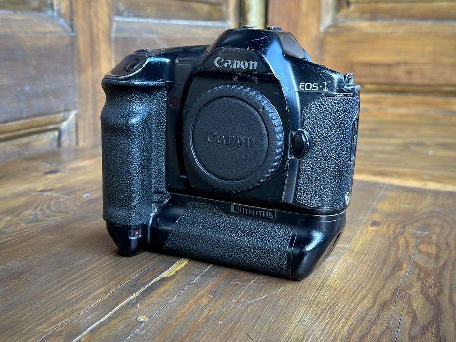 Canon EOS-1 Power Booster