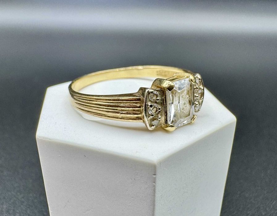 Złoty Pierścionek z kamieniem i 6 cyrkoniami 585, 3,2g, rozmiar: 23