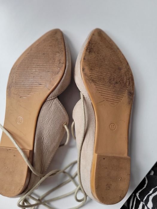 Baleriny sznurowane 37