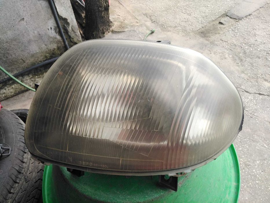 Farol Esquerdo Renault Clio II Fase I 1.9D