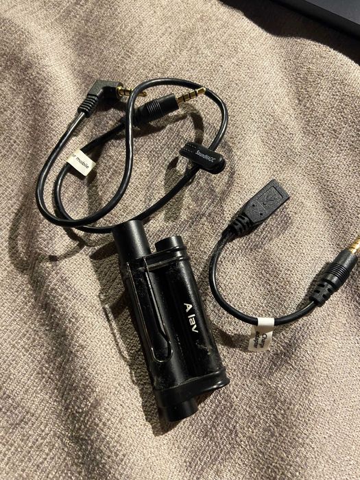 Profesjonalny mikrofon krawatowy A lav z zestawem akcesoriów i etui