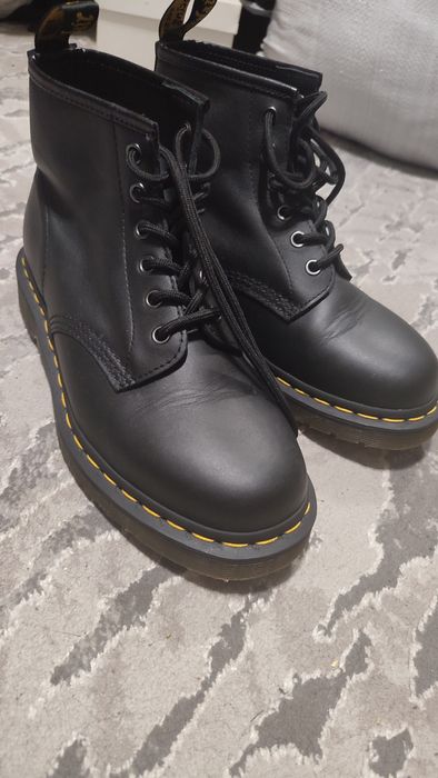 DR. MARTENS чоботи берци ботинки черевики. Розмір 38.