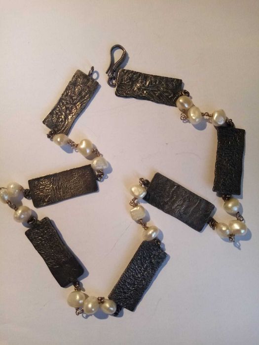 Colar de prata e pedras