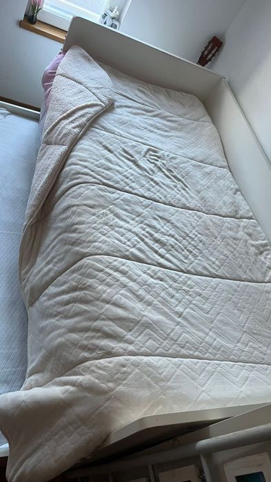 Cama dupla com inferior retrátil