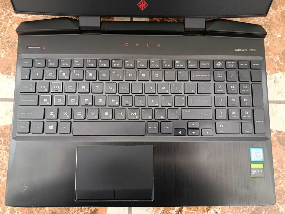 HP Omen 15-dc1014nw (i5-9300h+gtx1650+8gb+ssd nvme 256gb)
