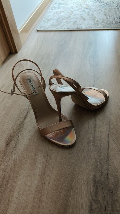 Sandálias Steve Madden