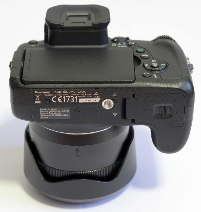 Panasonic Lumix FZ1000 + oferta 2 mini-tripés + bolsa transporte