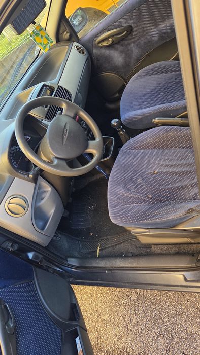 Punto ano 2000 ótimo para o dia a dia