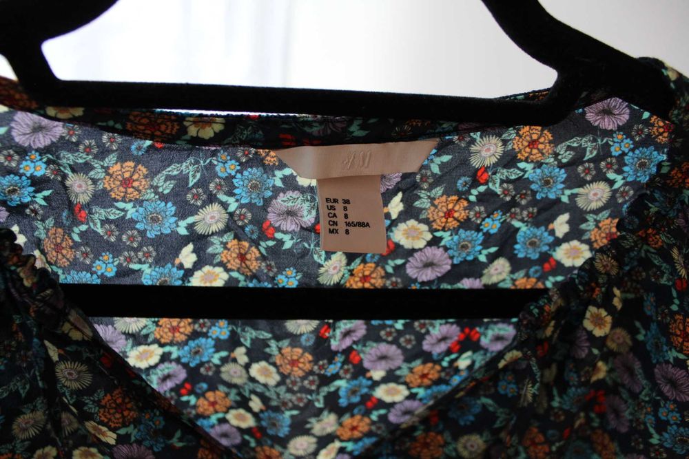 Bluzka w kwiatki R. 38