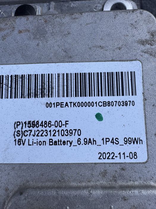 Tesla Model 3 акумулятор 16v вольт