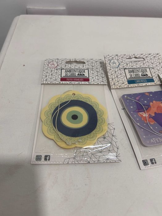 Lote 8 Ambientadores de Carro - 1,50€ cada ou 9€ lote - Novos