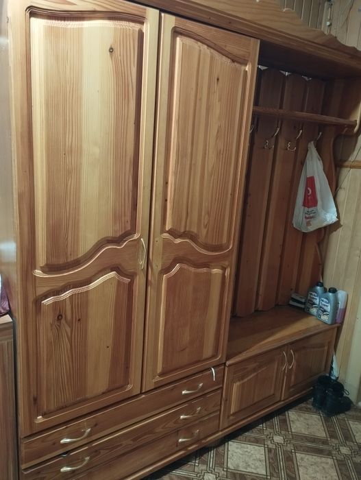 Передпокій з натурального дерева