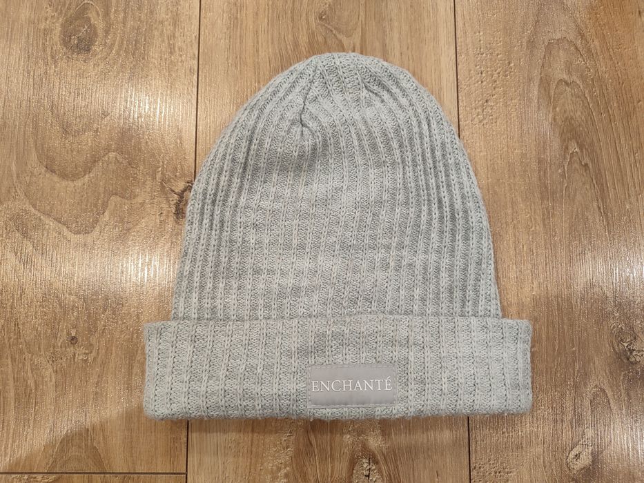 Szara czapka zimowa Cropp