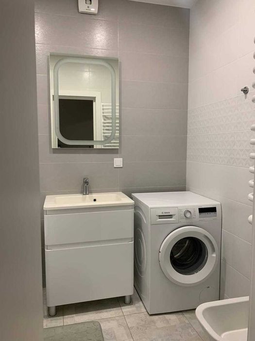 Оренда 2х кімн квартира вул. Є. Коновальця, новобудова