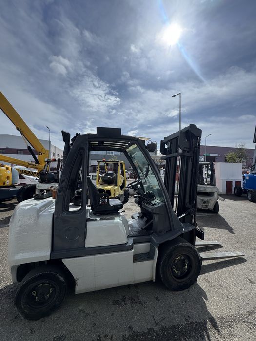 Empilhador diesel 3,2ton usado