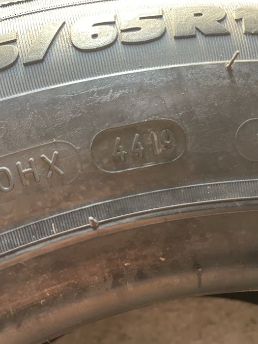 215/65r15C  Michelin Aglis 51 104/102T