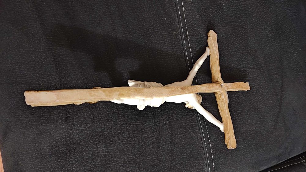 crucifixo em marfinite